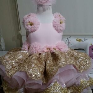 Gorgeous Pink and gold dress